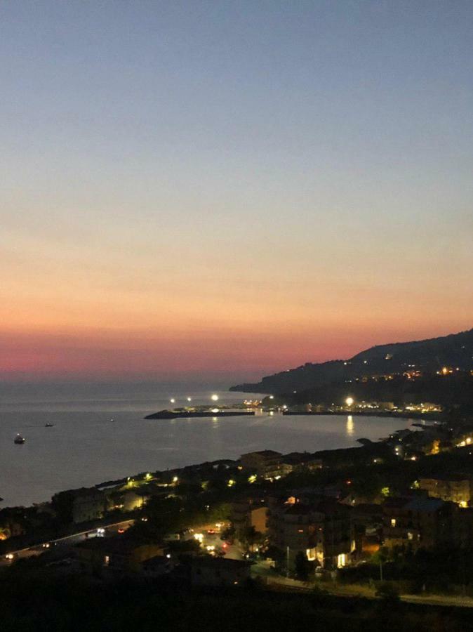 דירות צ'טרארו La Terrazza Di Carmen E Fausto מראה חיצוני תמונה